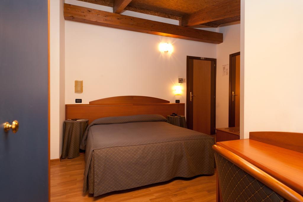 Casa Ferretti Di Ferretti Village Silvi Marina Værelse billede