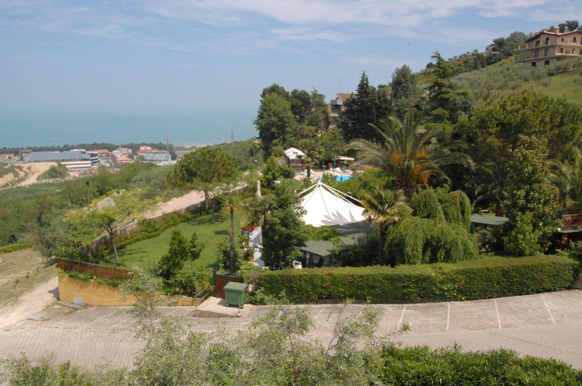 Casa Ferretti Di Ferretti Village Silvi Marina Eksteriør billede